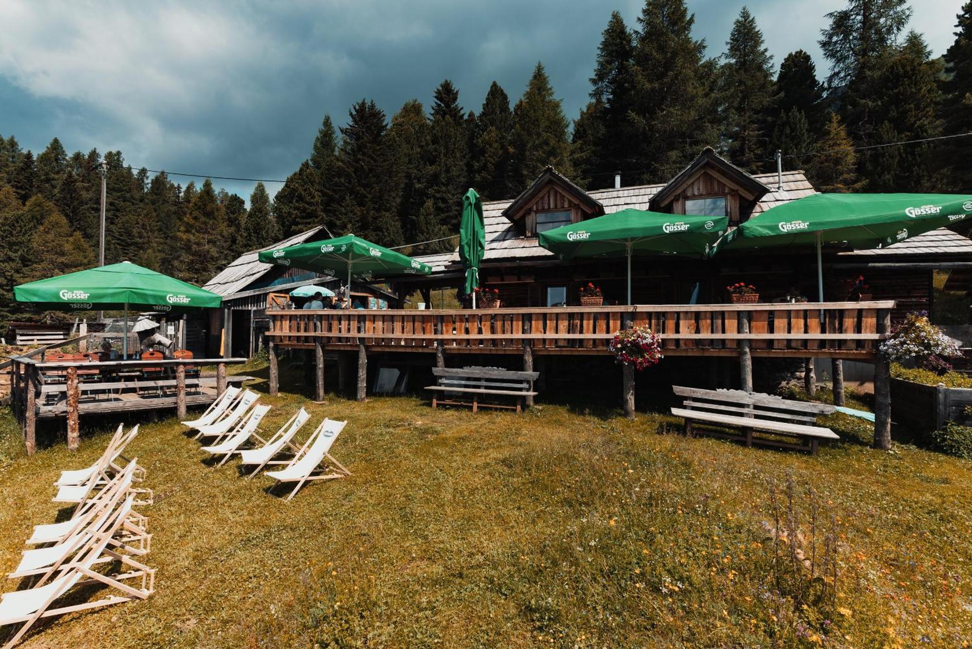 Mei Zeit Huettendorf Turracher Hohe Exteriér fotografie