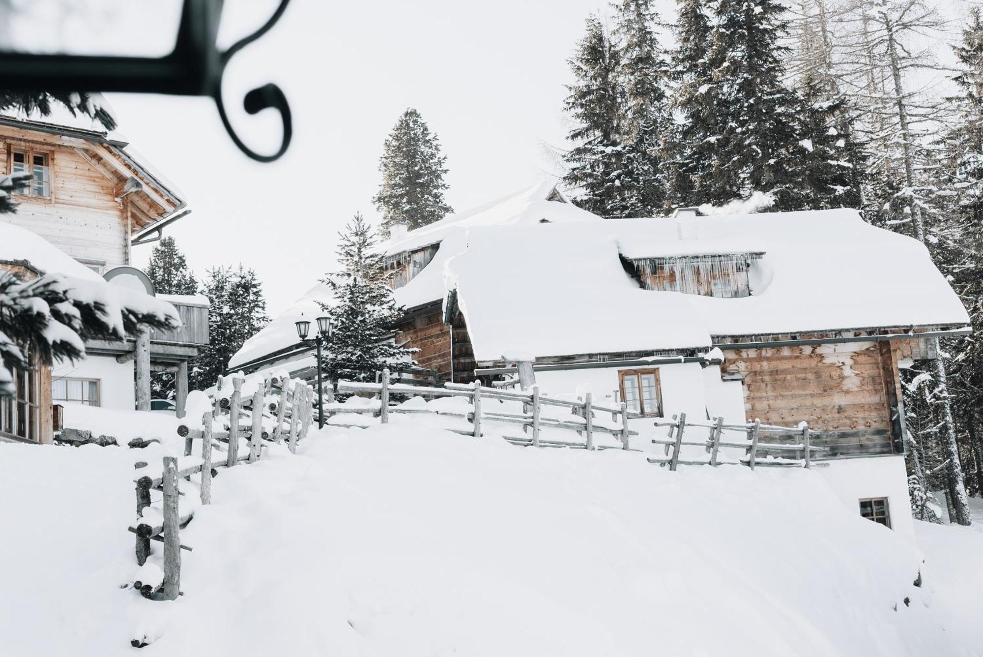 Mei Zeit Huettendorf Turracher Hohe Exteriér fotografie