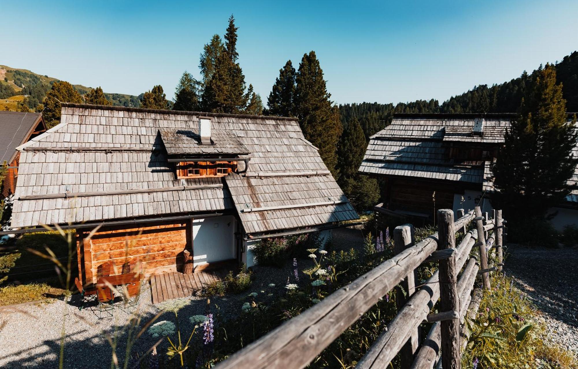 Mei Zeit Huettendorf Turracher Hohe Exteriér fotografie